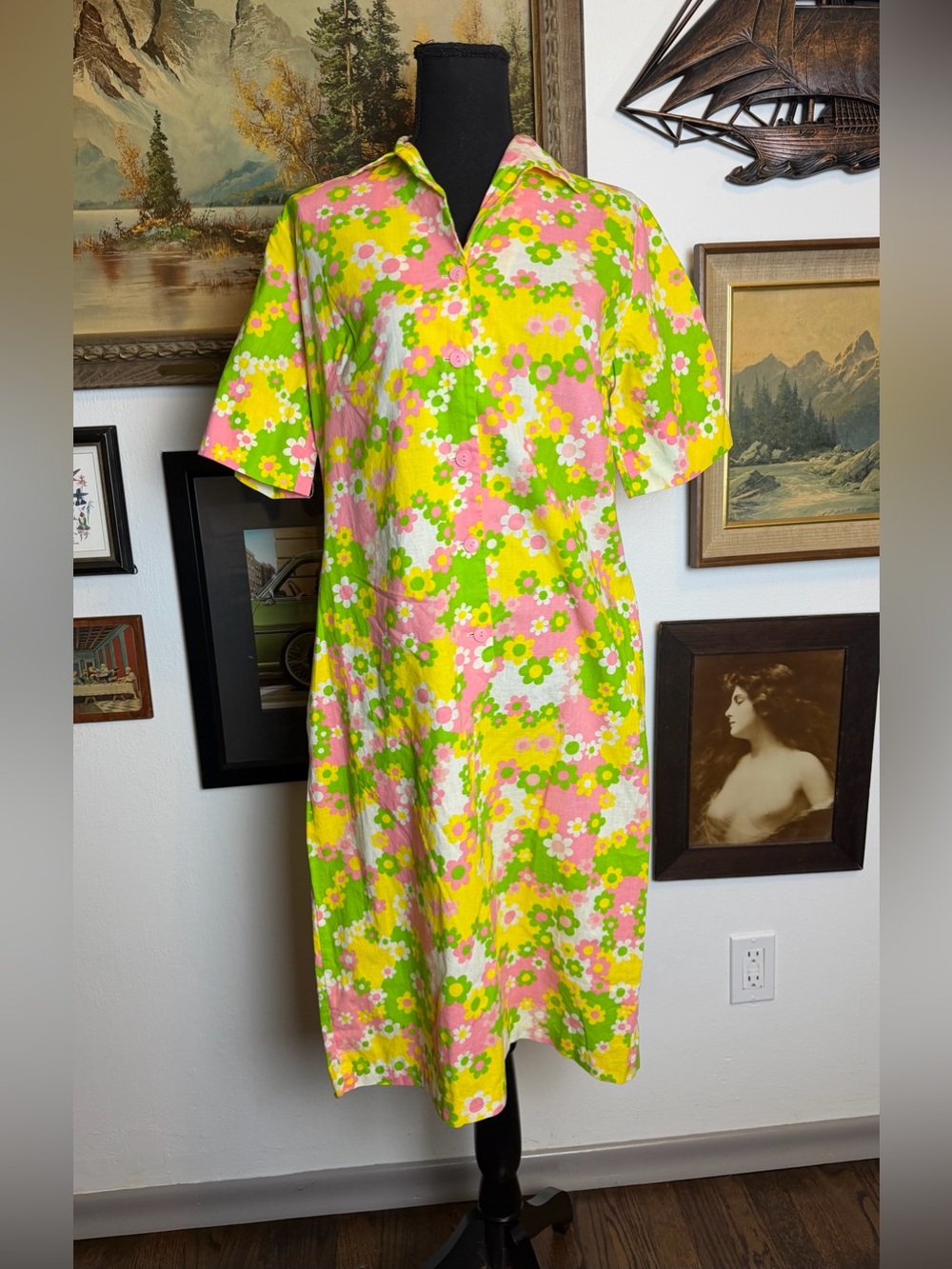 Original Vintage 60s Bright Floral Mod Cotton House Dress XS-M